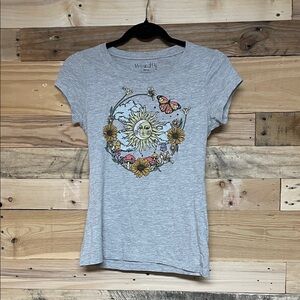 Wonder Up size XS (1) Heather Gray Sun, Moon, Stars, Mushrooms, and Floral Tee